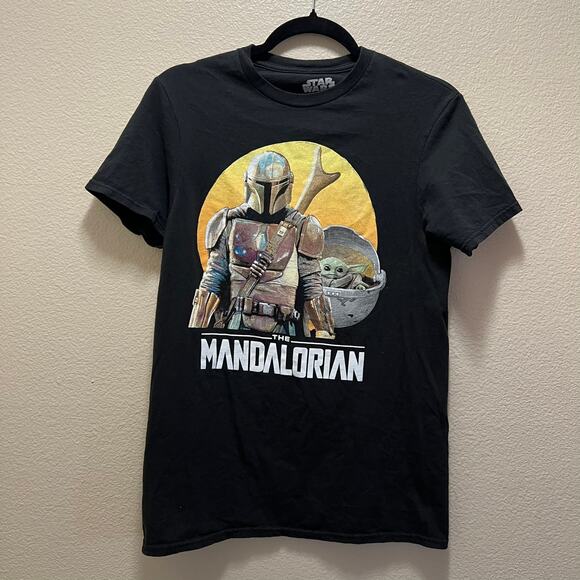 Star Wars The Mandalorian Black Short Sleeve T-Shirt Fandom Graphic Tee Sz S - Picture 2 of 4